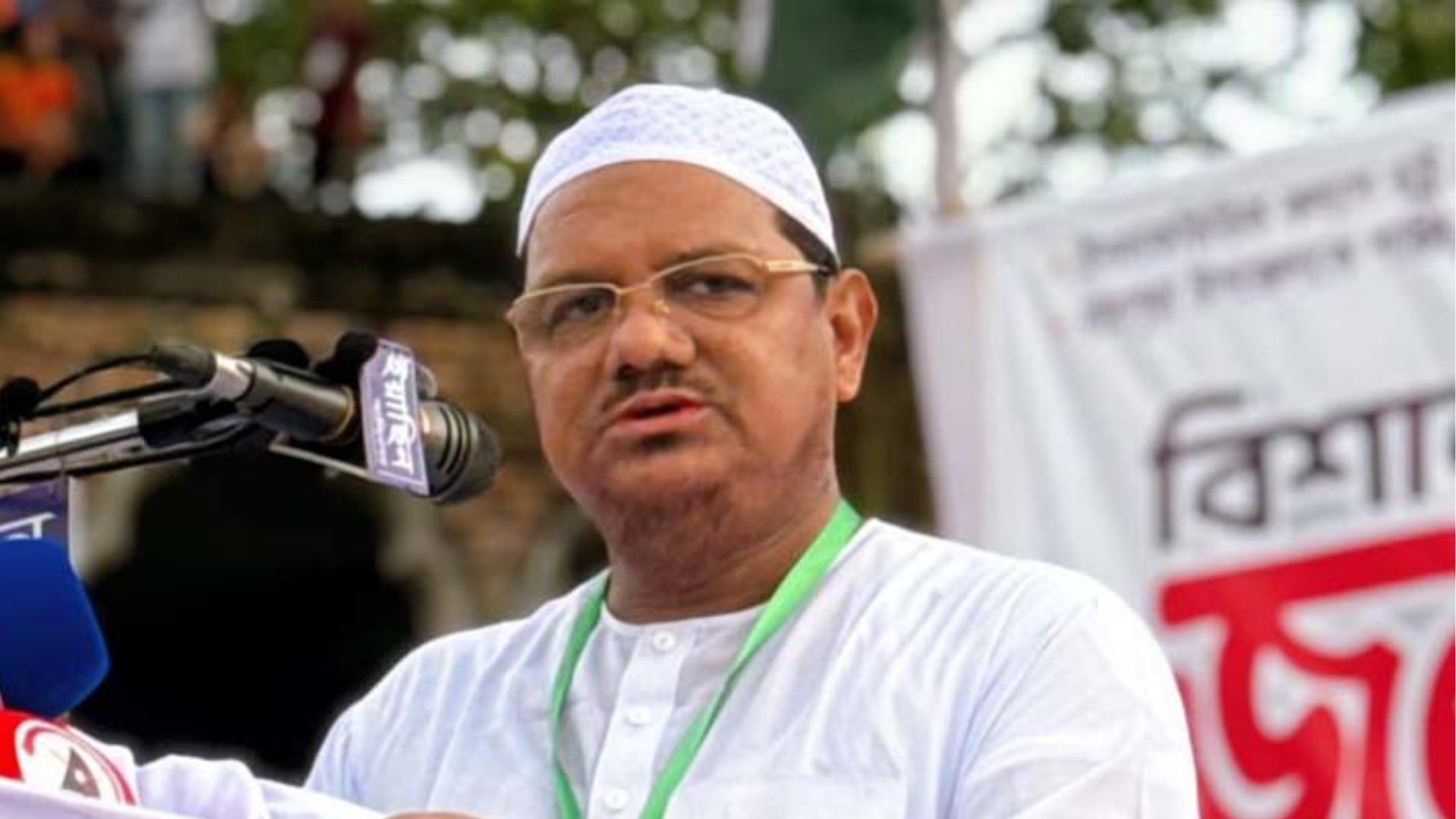 শিক্ষকদের প্রতি অসম্মান কোনভাবেই কাম্য নয়  -চরমোনাই পীর